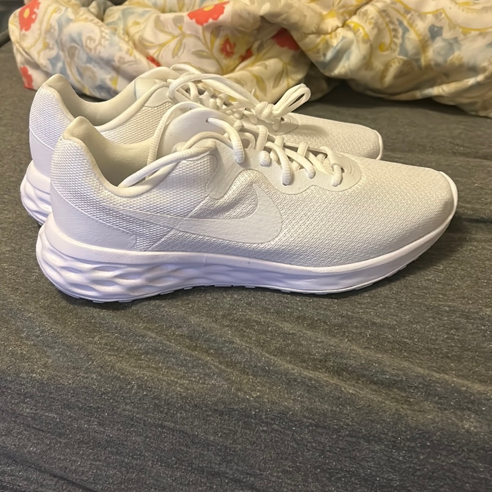 Nike women running shoes